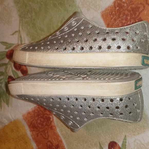 Native Shoes - Picture 3 of 7